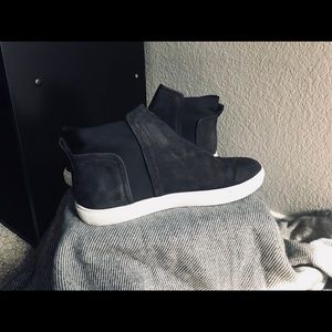 Kenneth Cole black short bootie